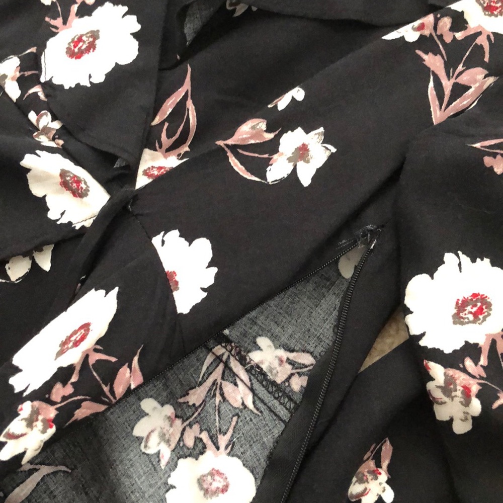 tully’s floral ruffled mini dress - Picture 3 of 6